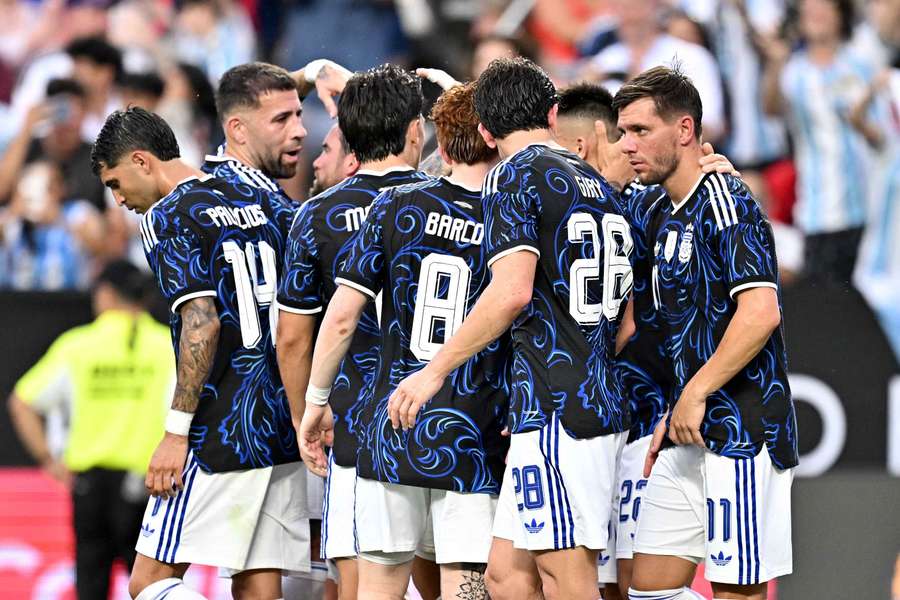 L'Argentine célébrant sa victoire.