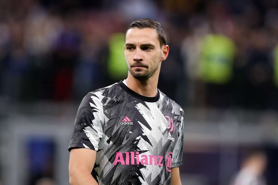 Do Hradce Králové by měl na zdravotní prohlídku dorazit De Sciglio. Do Hradce Králové by měl na zdravotní prohlídku dorazit De Sciglio.