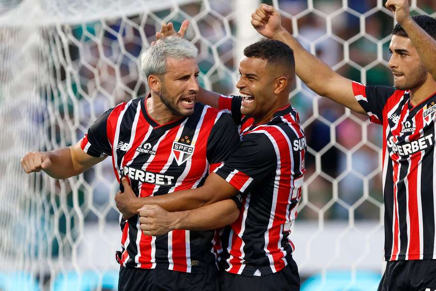 São Paulo vem de empate contra o Guarani 