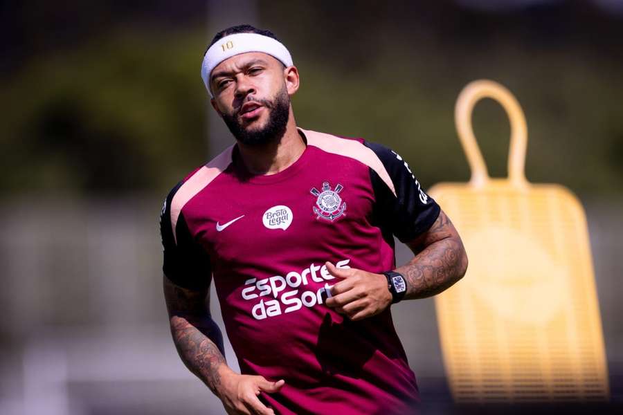 Depay pode voltar à Libertadores após lesão