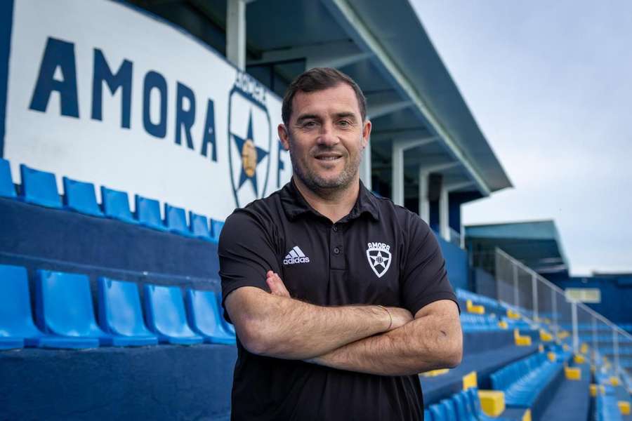 Ricardo Pessoa oficializado como treinador do Amora