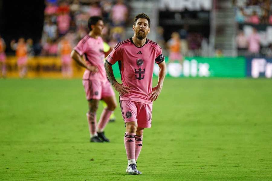 Messi termina a época em desilusão