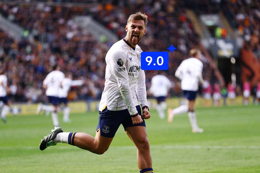 Dewbury-Hall celebrates his goal for Everton