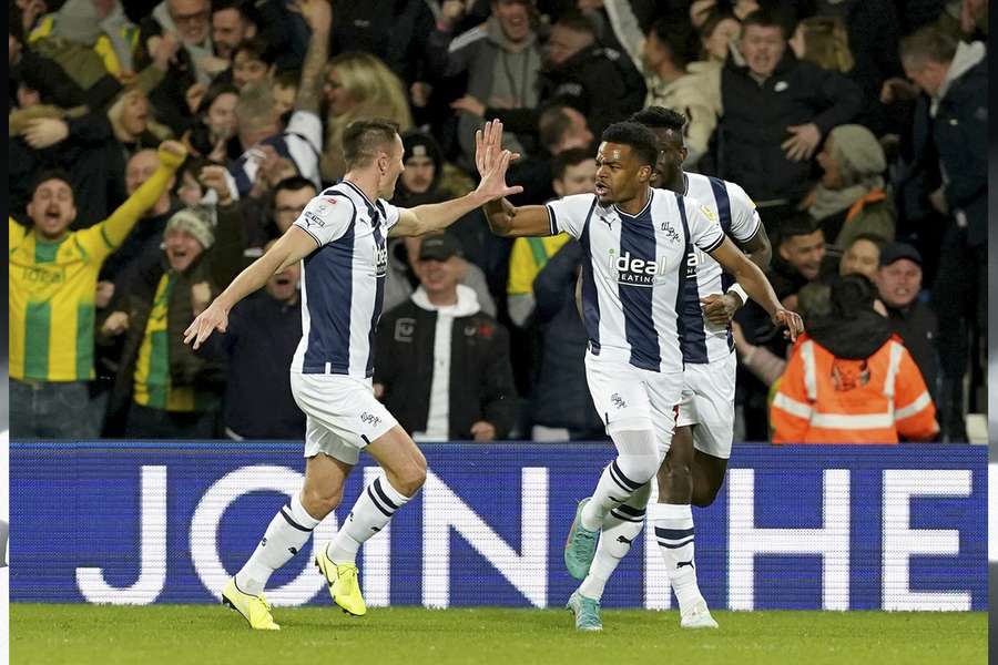 Diangana strike sends West Brom into play off places