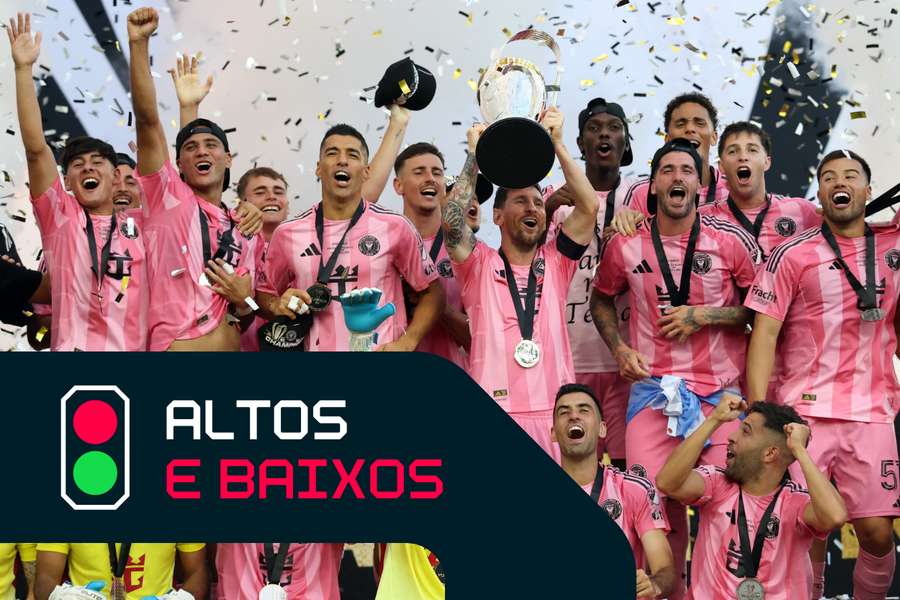 Lionel Messi ergue o seu 48.º troféu Lionel Messi ergue o seu 48.º troféu