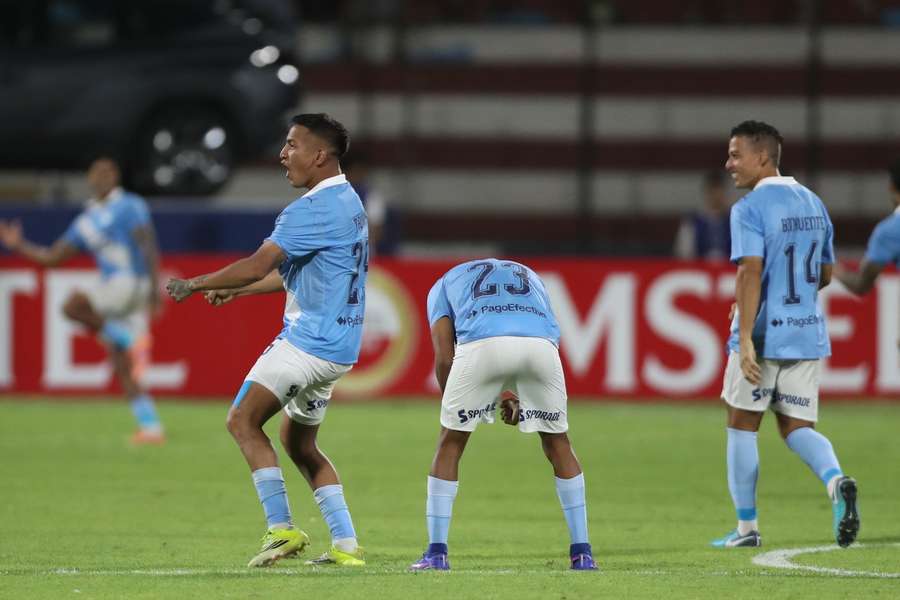 Jugadores de Sporting Cristal, en otro partido