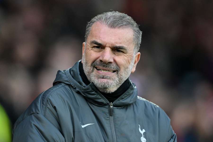 Técnico Postecoglou segue se virando com série de lesões