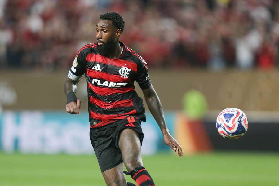 Gerson foi o capitão do Flamengo na estreia da Copa do Mundo de Clubes