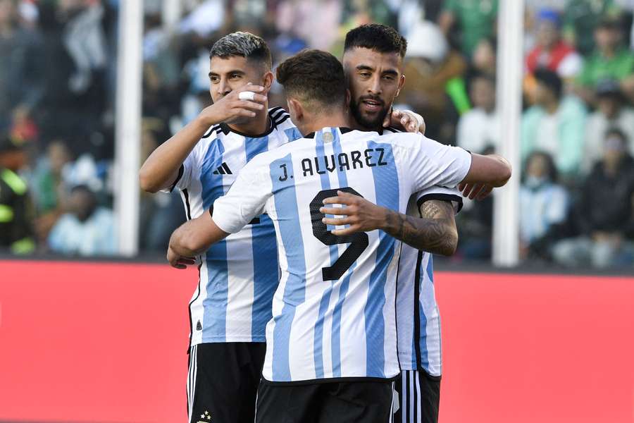 Argentina vence con solvencia en La Paz.