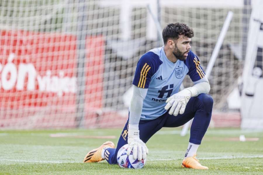David Raya, durante uma sessão de treino com a seleção espanhola