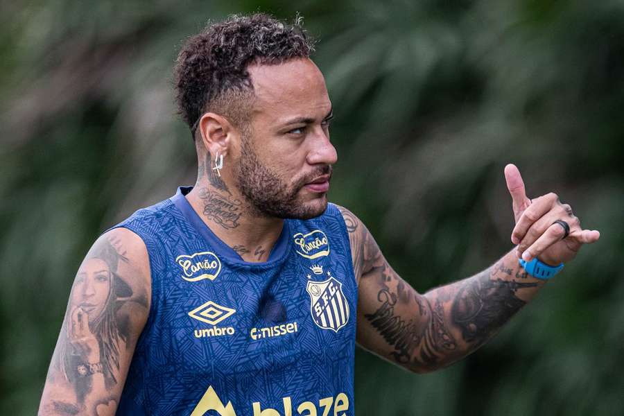 Neymar não joga como titular desde 2 de março, nas quartas de final do Paulistão