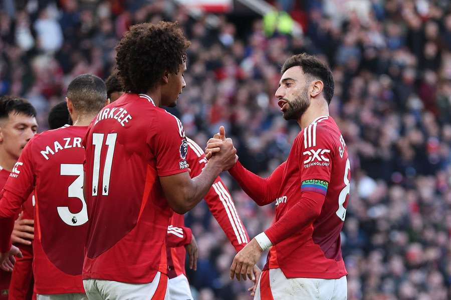 Bruno Fernandes deu passe para Zirkzee fazer segundo do United