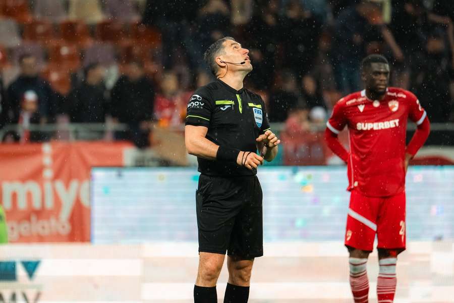 Istvan Kovacs, delegat să conducă de la centru derby-ul Dinamo - Univ Craiova Istvan Kovacs, delegat să conducă de la centru derby-ul Dinamo - Univ Craiova