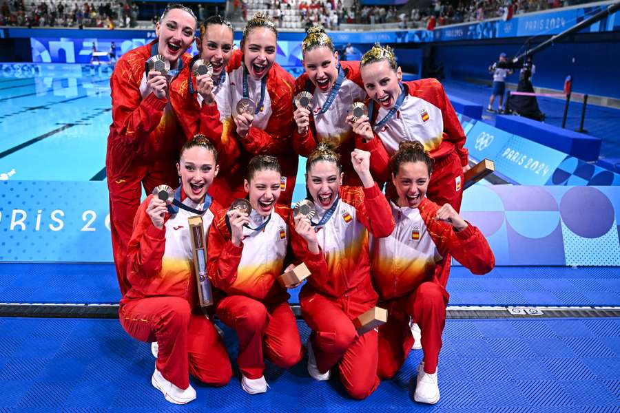 España, bronce en natación artística.