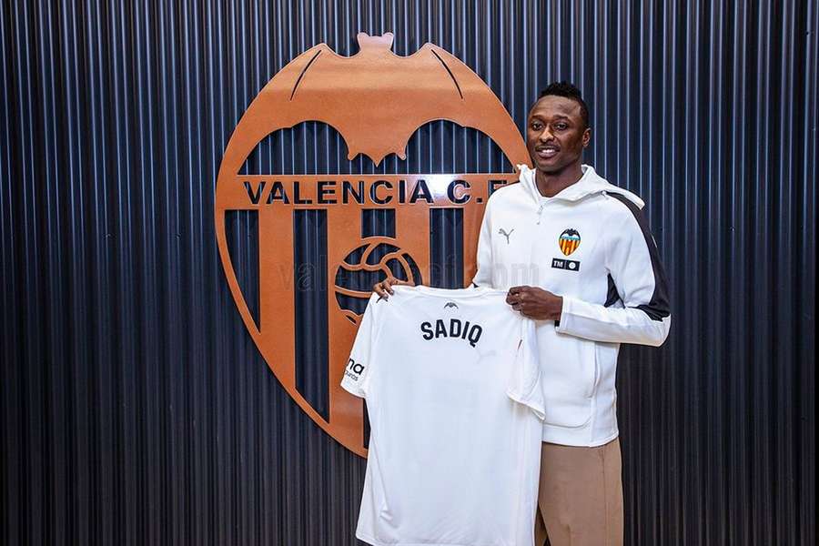 Sadiq "truly excited" to re-sign for Valencia in permanent transfer