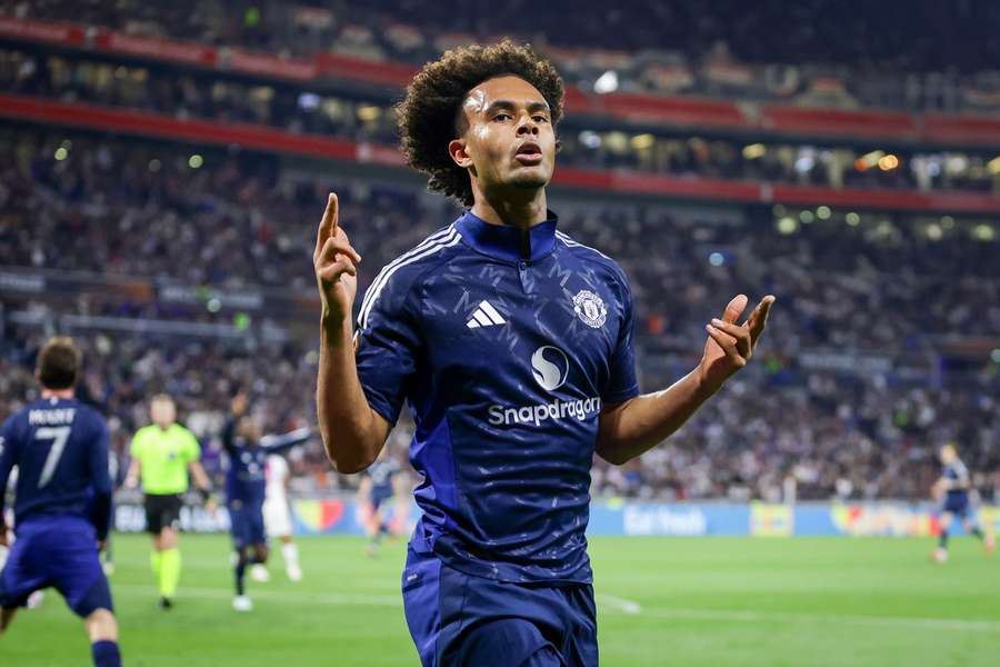 Zirkzee admits he is ready to fight for his place at Man Utd against Cunha and Mbeumo