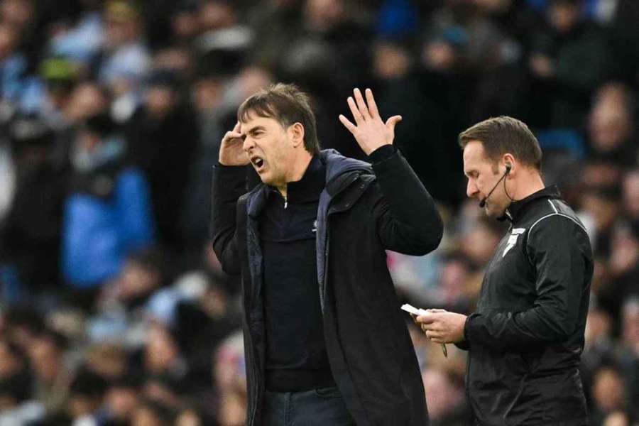 Julen Lopetegui ve West Hamu zatím příliš úspěšný není.