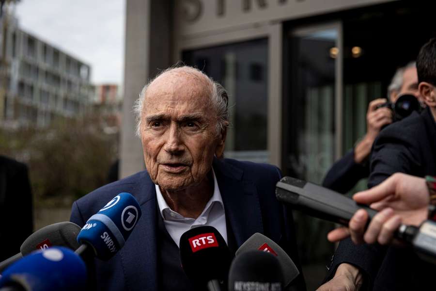 Sepp Blatter reconhece os problemas dentro da FIFA.