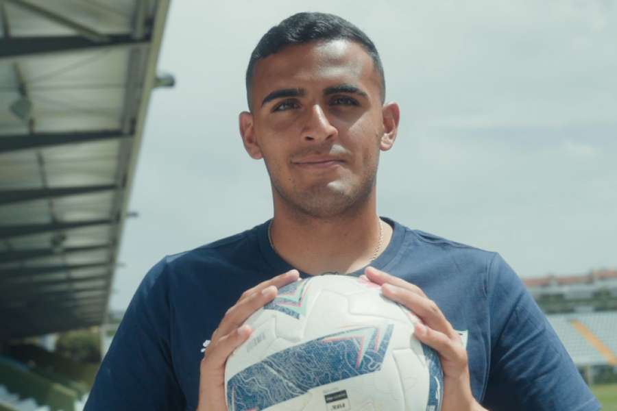 Bernardo Fontes renovou com o CD Tondela