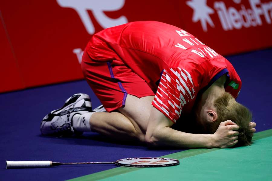 China's Shi Yu Qi currently seems far from the form which has seen him capture the top spot in the world rankings