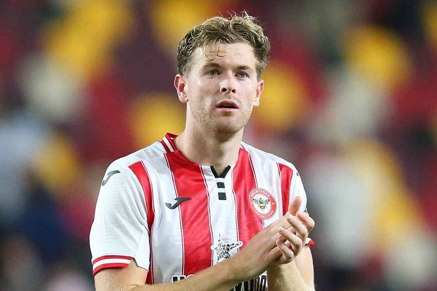 Nathan Collins, capitán del Brentford