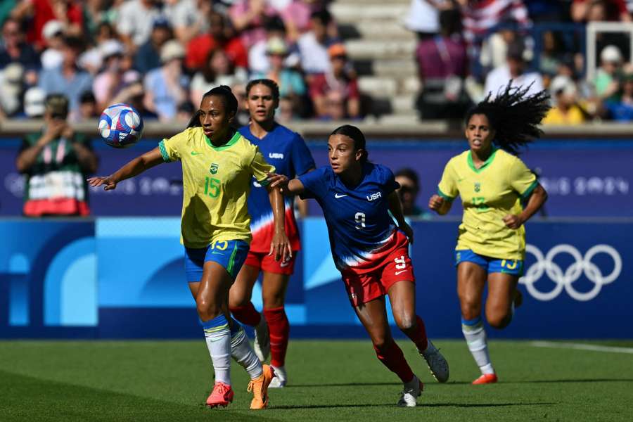 Brasil não conseguiu o empate e foi uma vez prata no futebol feminino