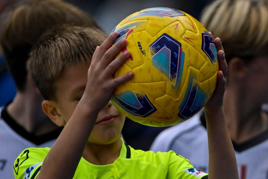 Ballkinder dürfen den Ball künftig nur noch einsammeln und hinlegen.