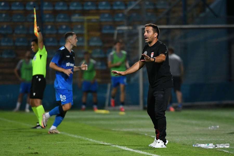 Vasco Matos, treinador do Santa Clara