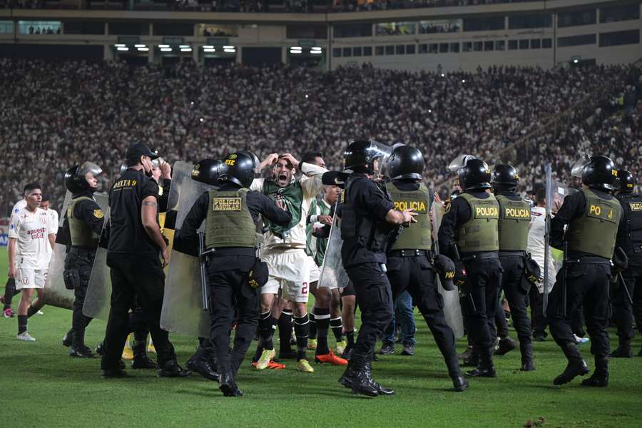 Estádio Monumental de Lima estava lotado, com 80 mil torcedores