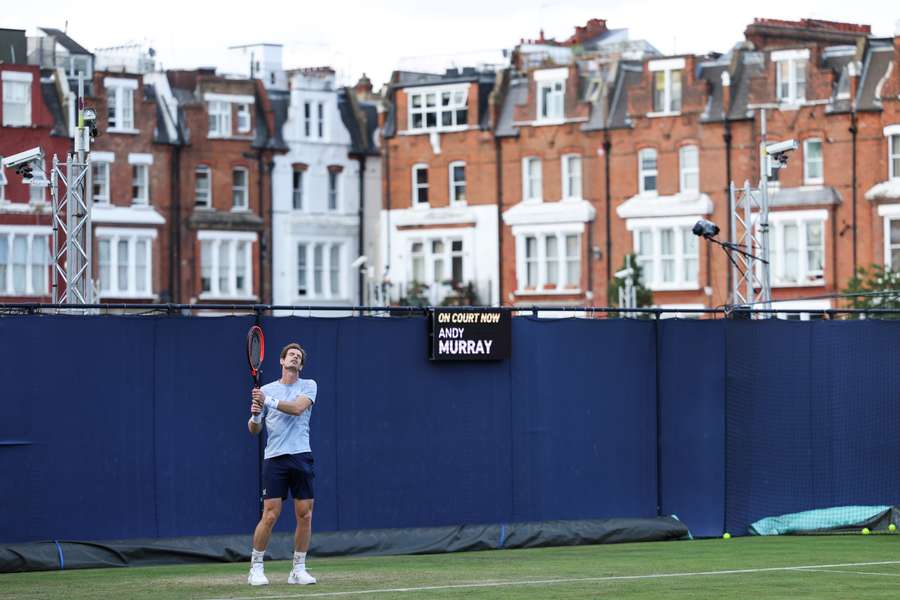 Andy Murray esteve no campo de treinos na tarde de segunda-feira