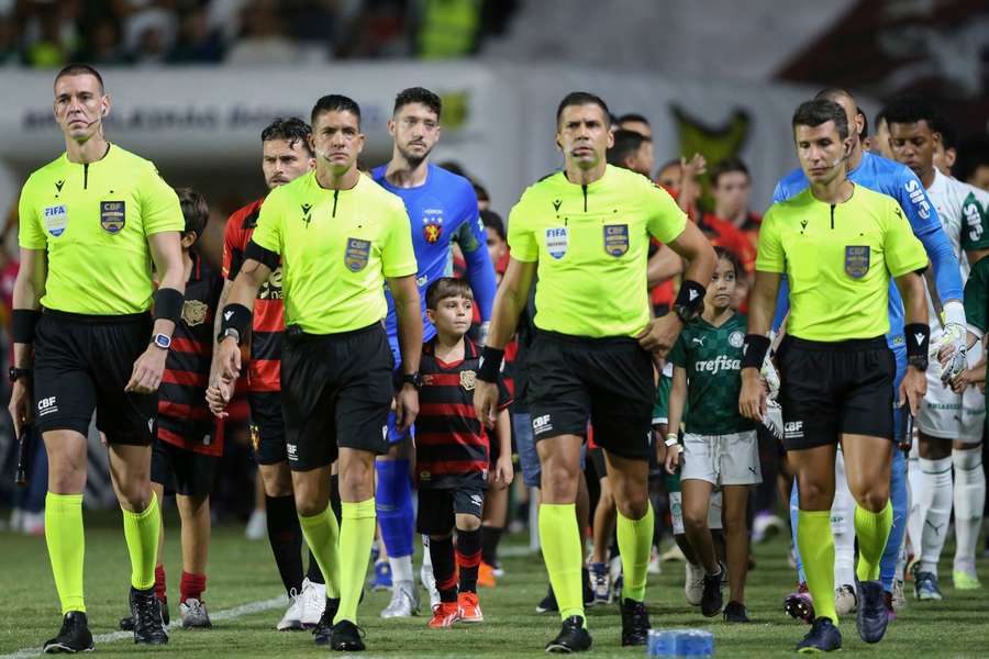 Bruno Arleu de Araújo foi muito questionado por sua atuação em Sport x Palmeiras