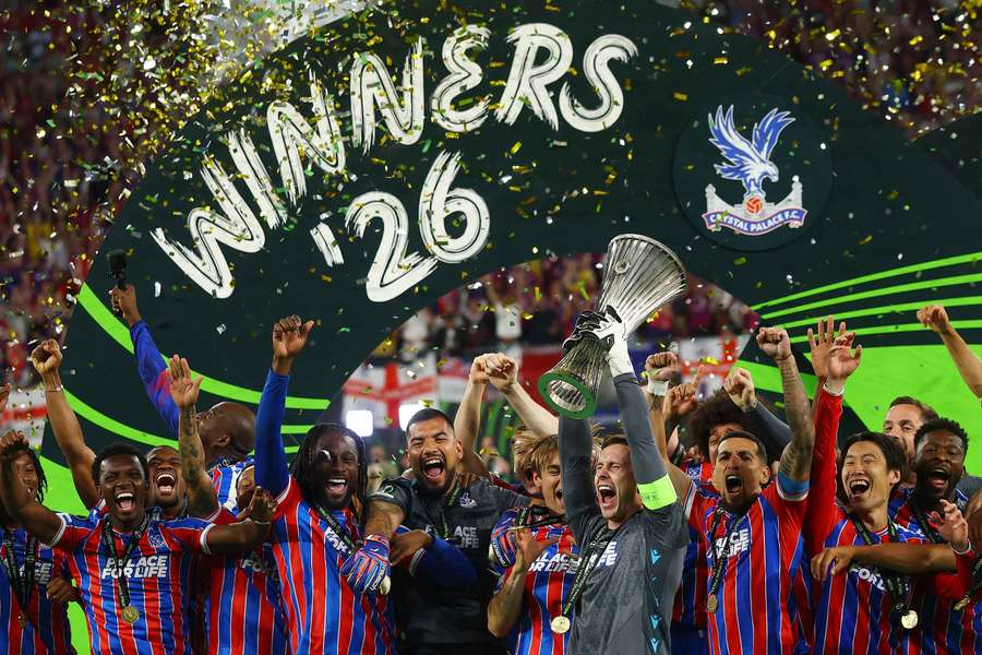 Crystal Palace vyhrál první evropskou trofej v historii. Crystal Palace vyhrál první evropskou trofej v historii.