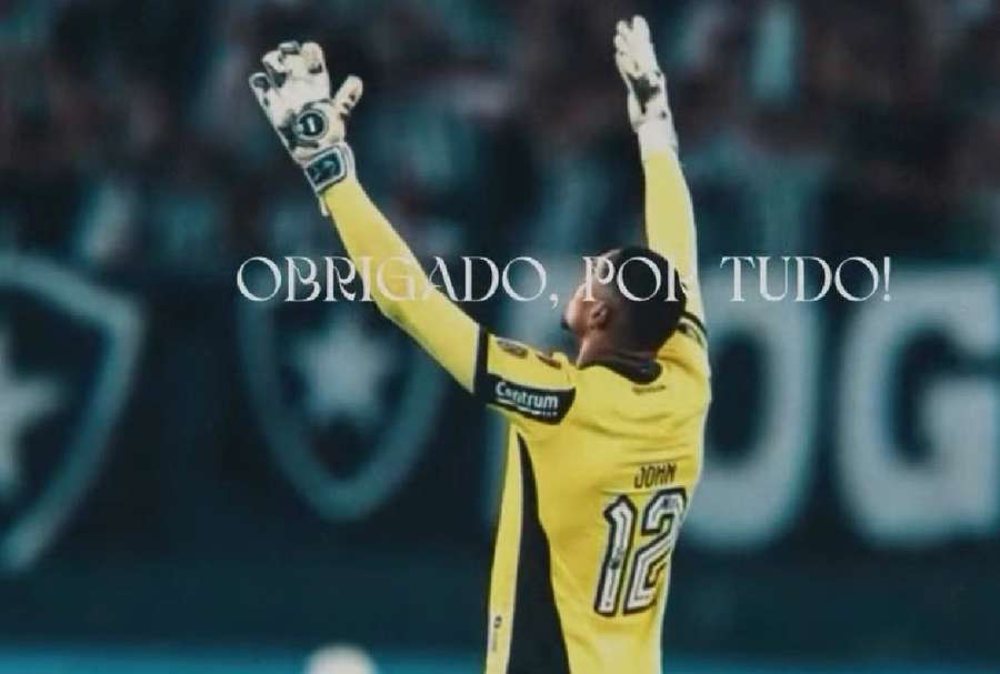 Frame do vídeo publicado pelo goleiro John