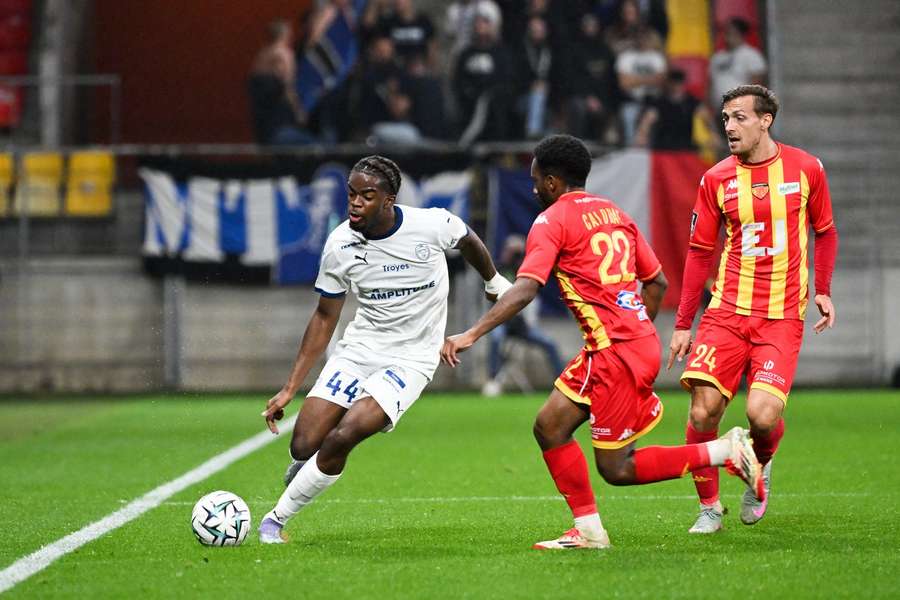En Ligue 2, le leader Troyes freiné au Mans et rejoint par Pau