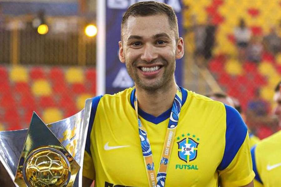 Pito com troféu da Copa América