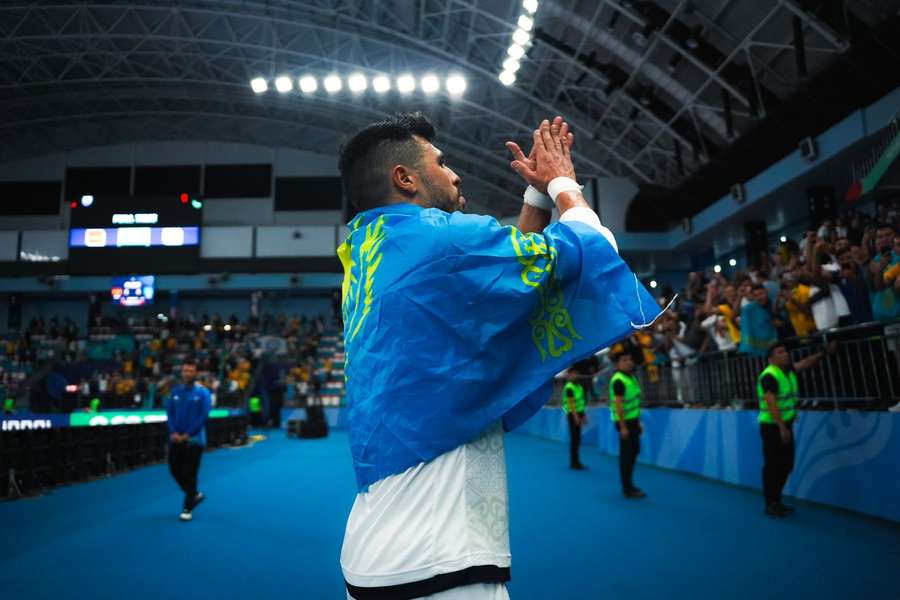 Higuita domina o russo, mas ainda busca ser fluente na língua local Higuita domina o russo, mas ainda busca ser fluente na língua local