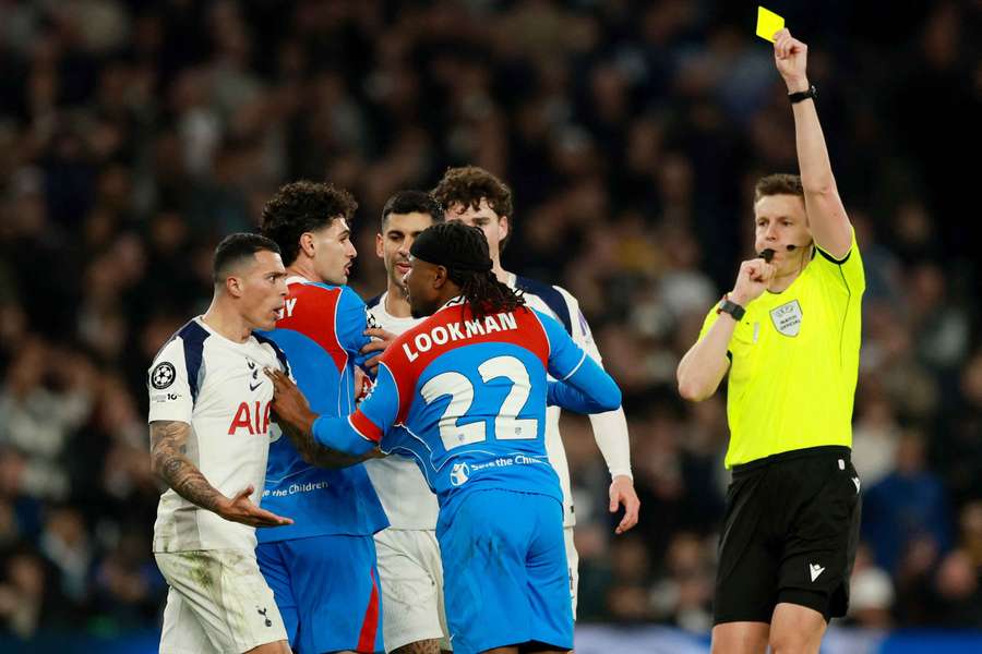 Daniel Siebert no encontro da Liga dos Campeões entre Tottenham e Atlético Madrid