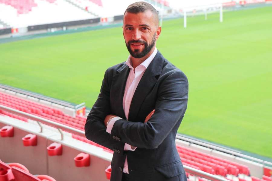 Simão Sabrosa, diretor de relações internacionais do Benfica