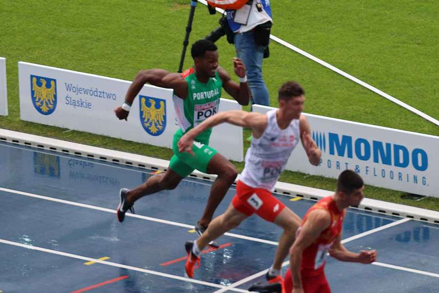 Abdel Larrinaga terminou em quinto na primeira corrida, com o tempo de 7,79 segundos