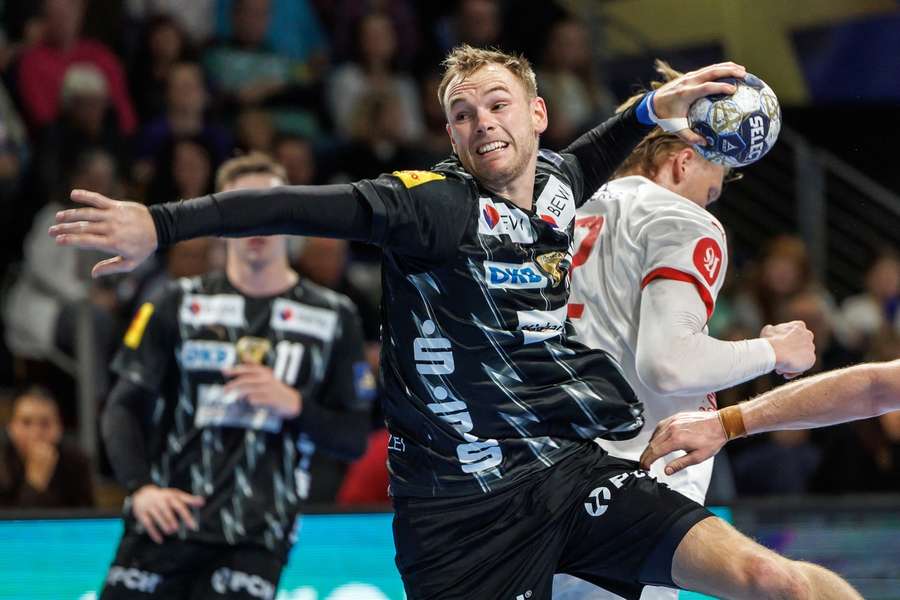 Gidsel in action against Kolstad