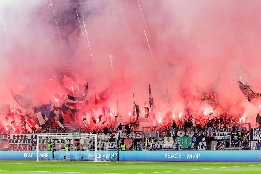 Lors du prochain match européen à domicile, l'Eintracht subira une exclusion partielle de ses supporters.