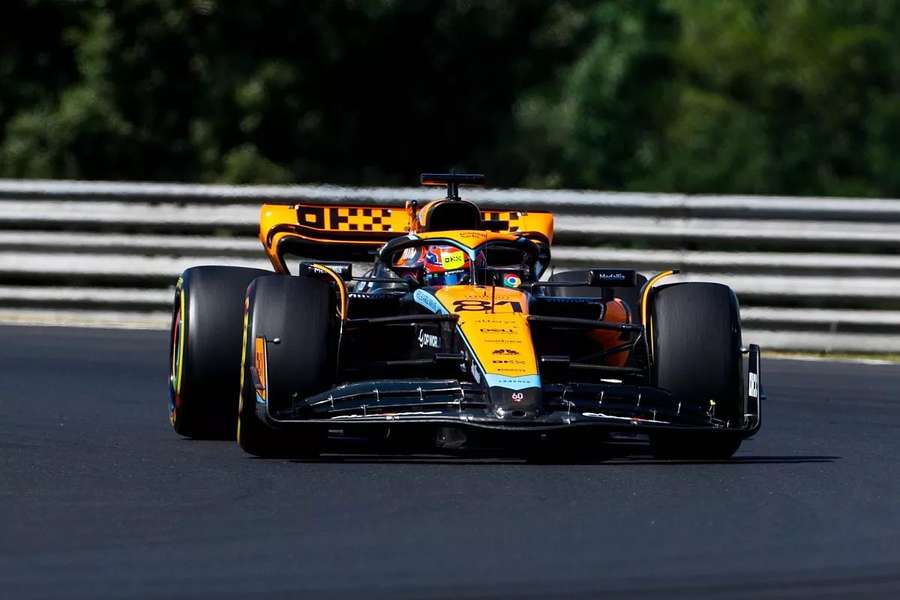 McLaren faz ajustes no carro já pensando na próxima temporada da F1