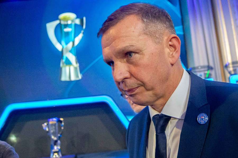 Hlavný tréner reprezentácie do 21 rokov Jaroslav Kentoš. Hlavný tréner reprezentácie do 21 rokov Jaroslav Kentoš.