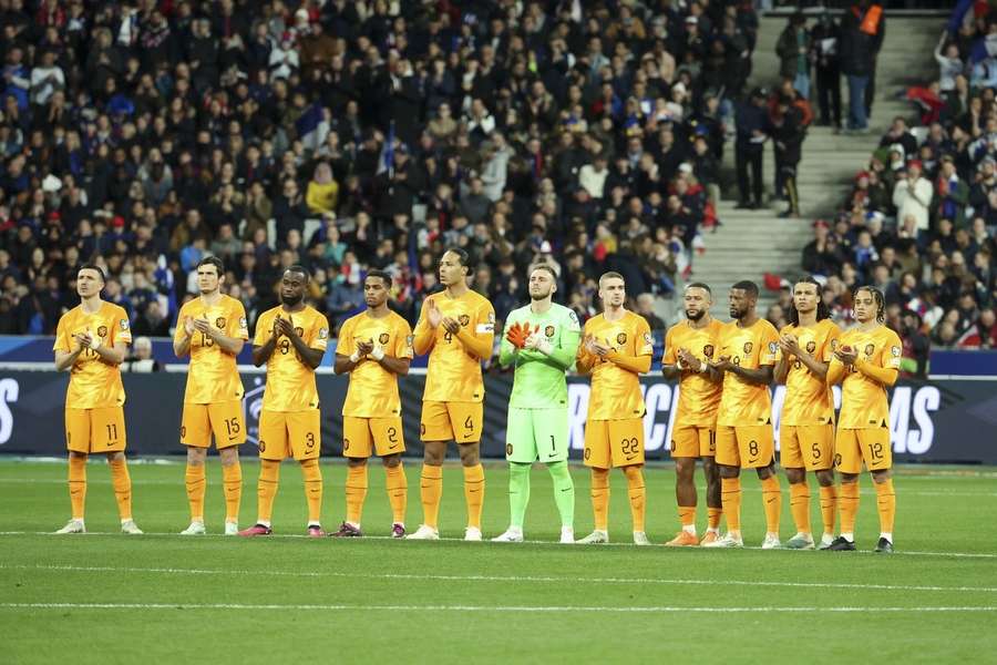 Het Nederlands elftal voorafgaand aan de wedstrijd tegen Frankrijk