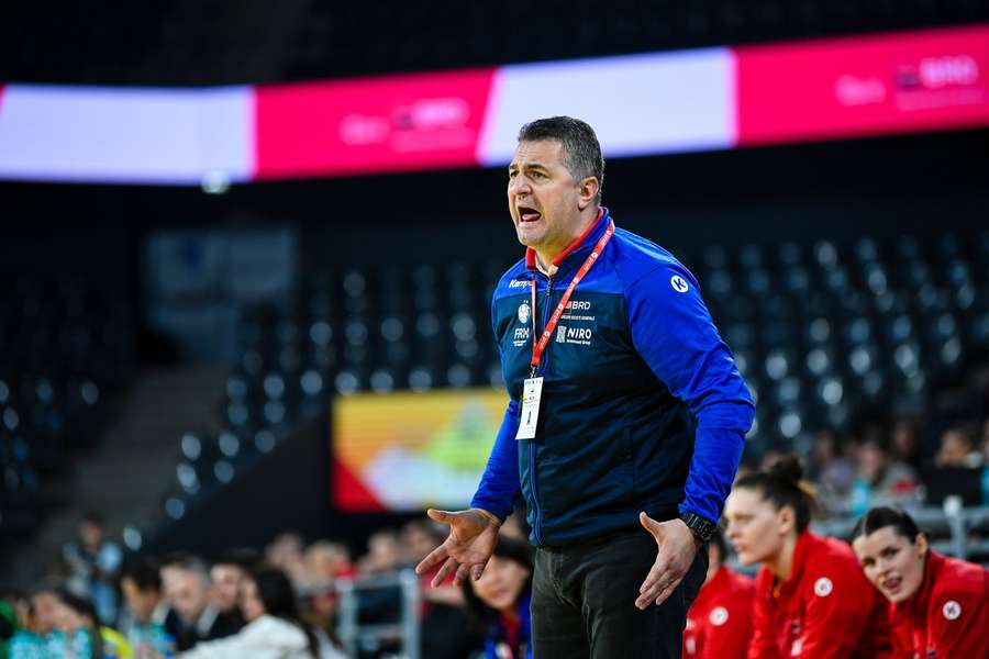 Florentin Pera va antrena în paralel naționala și pe SCM Rm. Vâlcea