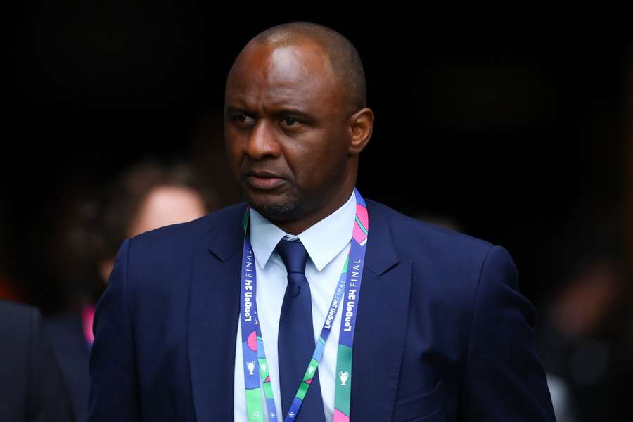 Patrick Vieira acredita no seu ex-time contra o atual campeão Patrick Vieira acredita no seu ex-time contra o atual campeão