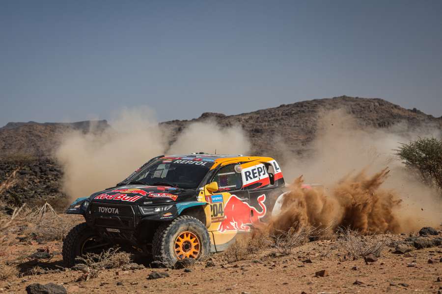 Seth Quintero gana la quinta etapa del Dakar en coches