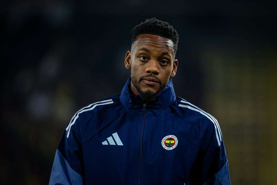 Durán vestiu as cores do Fenerbahçe Durán vestiu as cores do Fenerbahçe