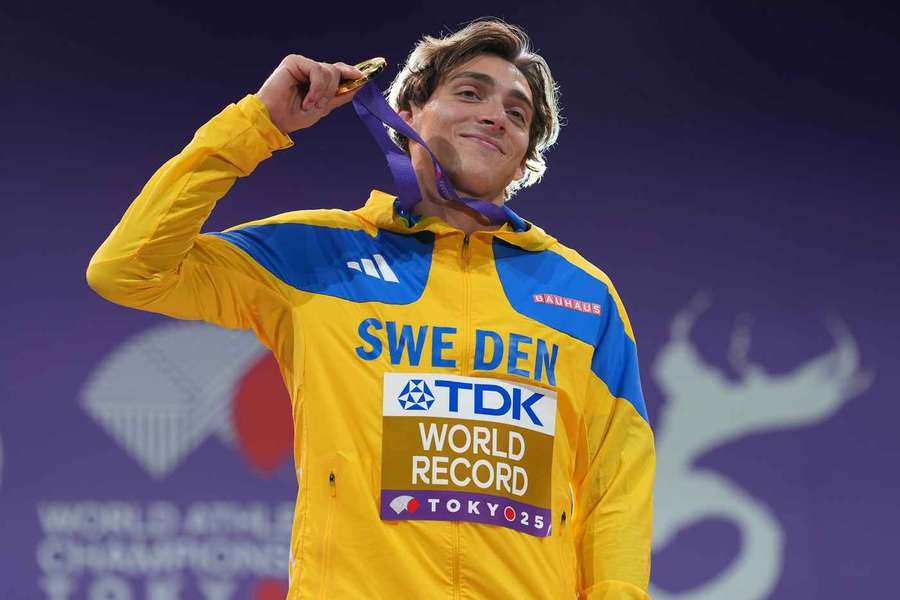 Armand Duplantis cu un nou record mondial Armand Duplantis cu un nou record mondial