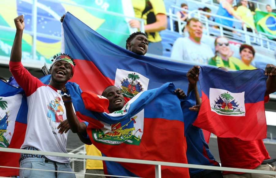Torcedores do Haiti em amistoso contra o Brasil Torcedores do Haiti em amistoso contra o Brasil